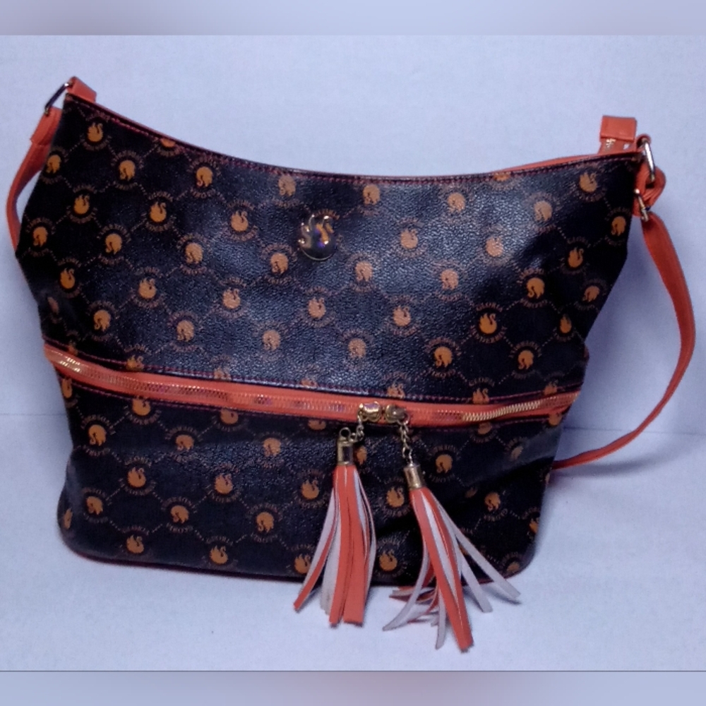 Gloria Vanderbilt purse
